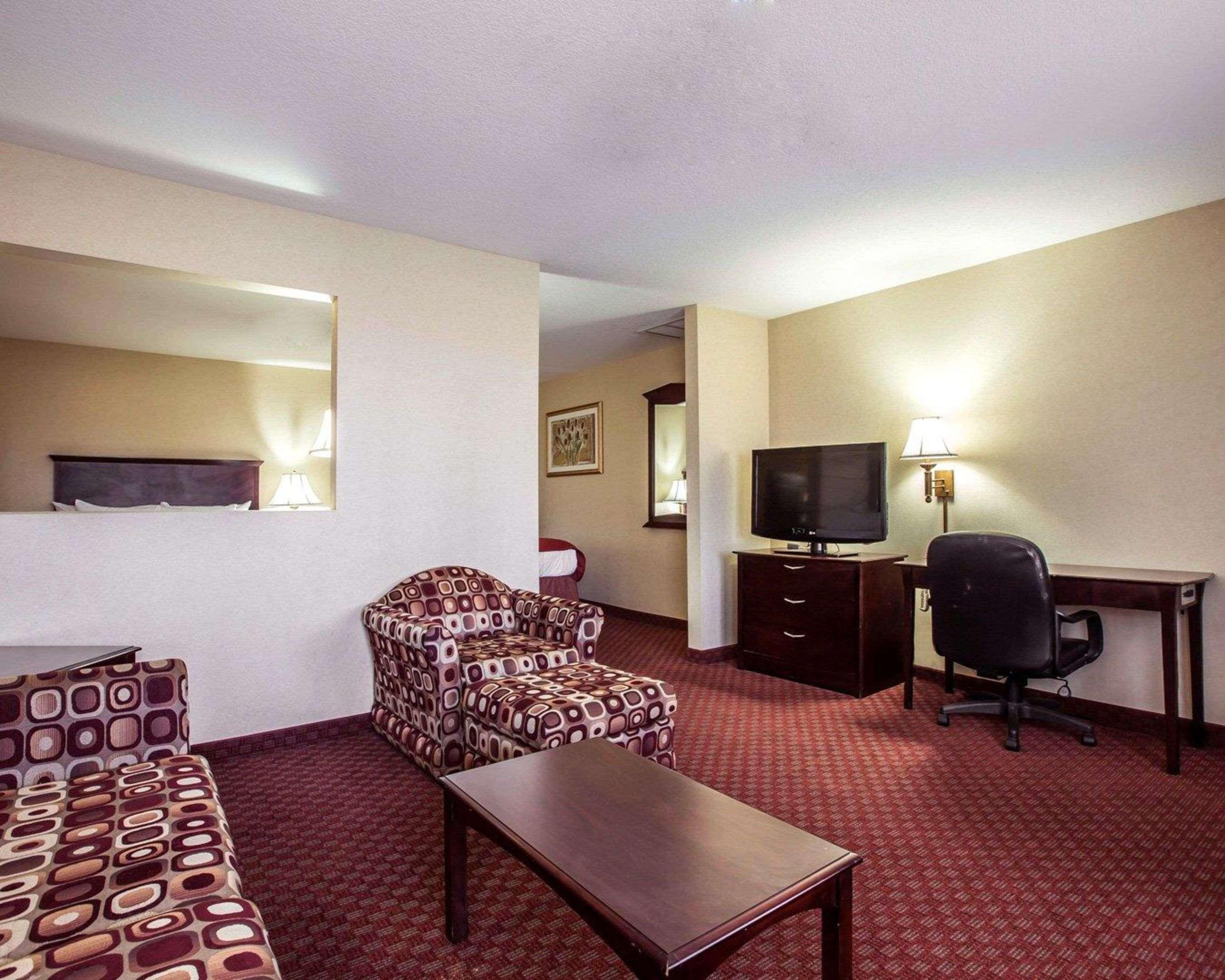 Days Inn By Wyndham בליית' מראה חיצוני תמונה