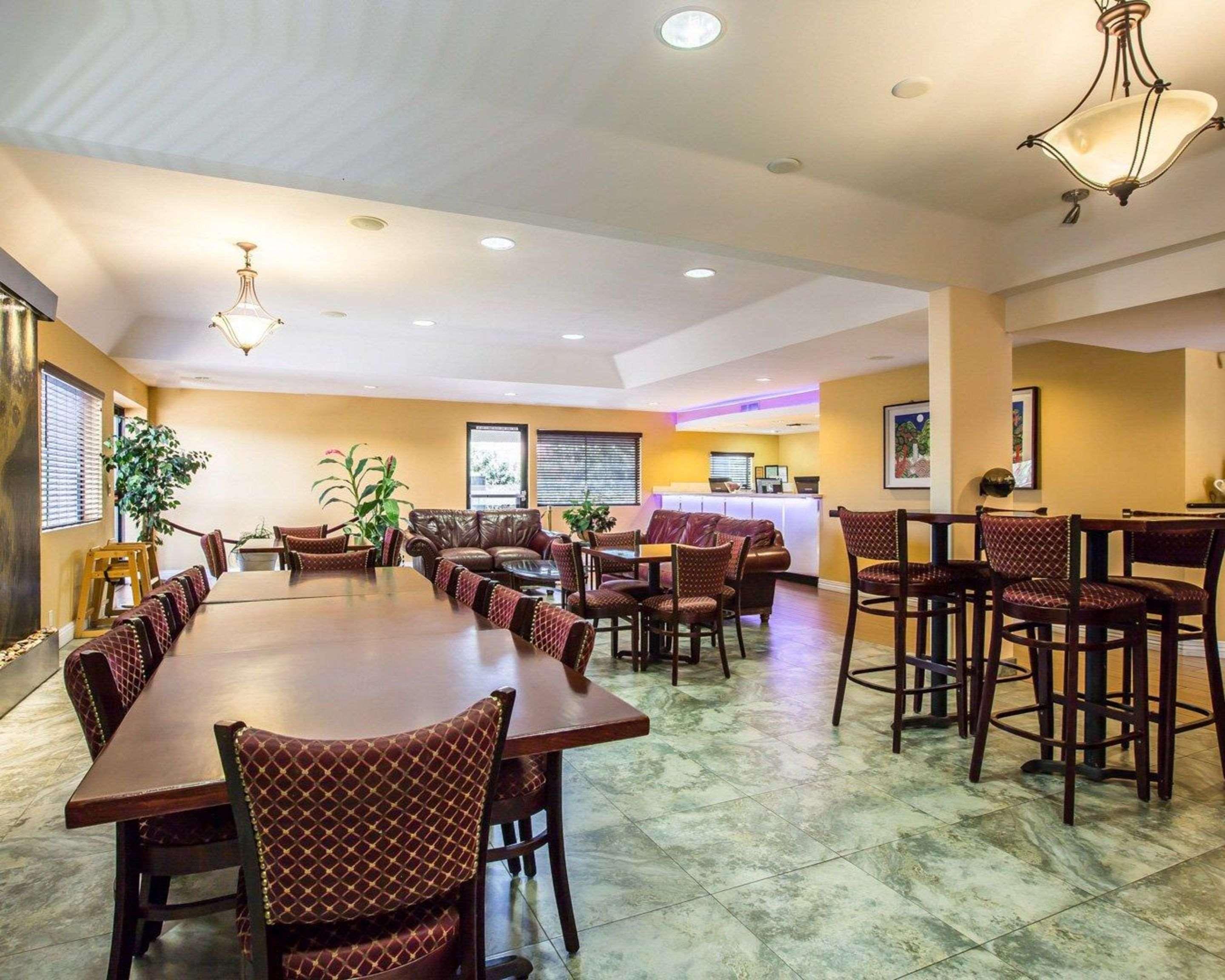 Days Inn By Wyndham בליית' מראה חיצוני תמונה