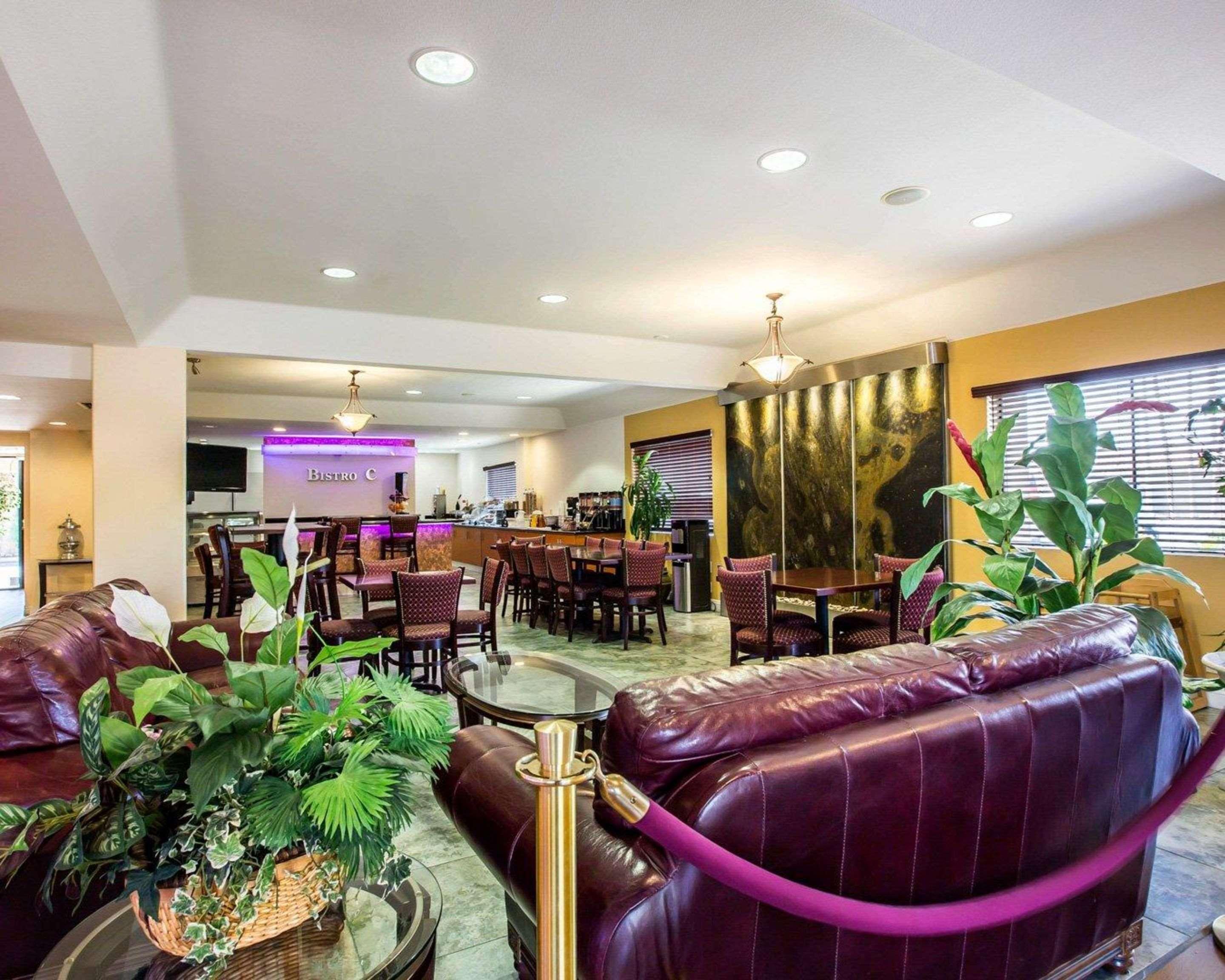 Days Inn By Wyndham בליית' מראה חיצוני תמונה