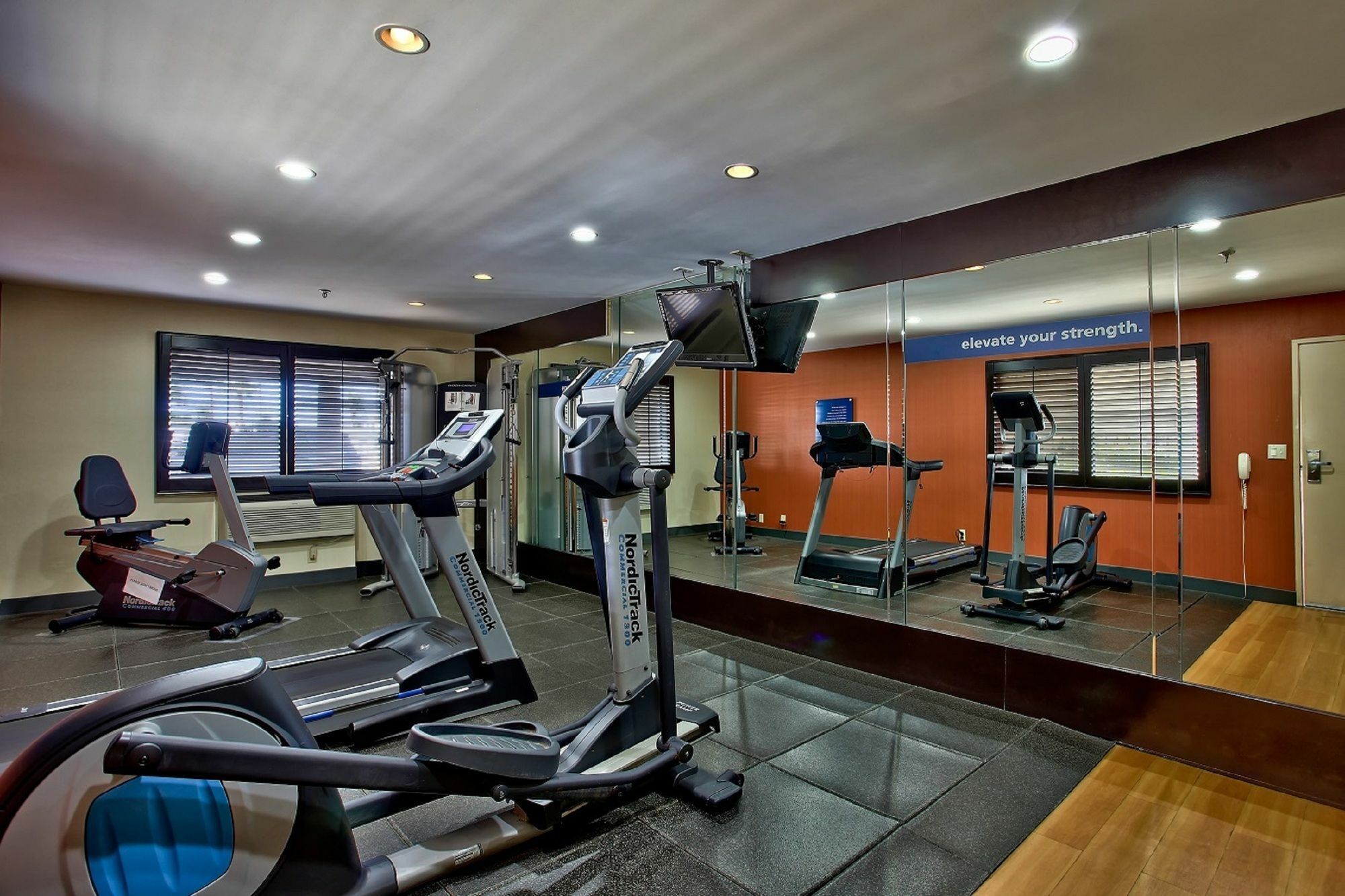 Days Inn By Wyndham בליית' מראה חיצוני תמונה