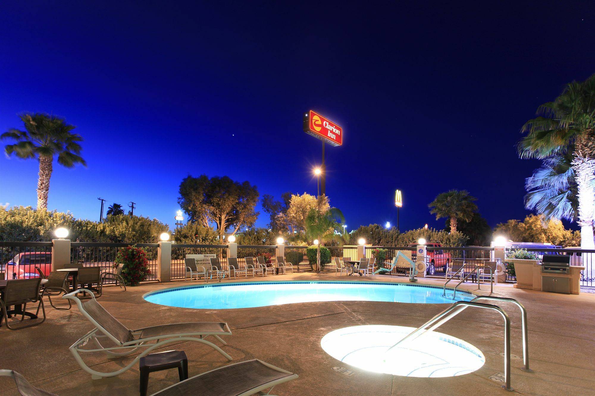 Days Inn By Wyndham בליית' מראה חיצוני תמונה